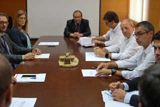 Al fondo el secretario judicial, coordinador del Grupo de Trabajo, Pedro Lozano Muñoz, con el resto de miembros